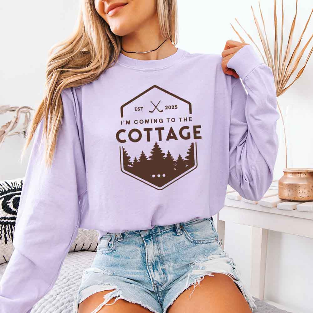 I'm Coming to the Cottage Comfort Colors Long Sleeve – Hockey Romance BookTok Shirt