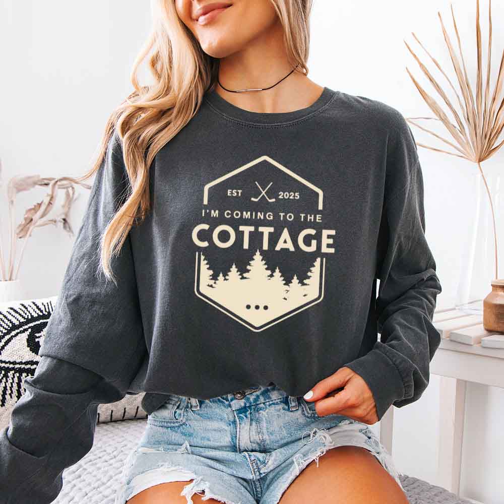 I'm Coming to the Cottage Comfort Colors Long Sleeve – Hockey Romance BookTok Shirt